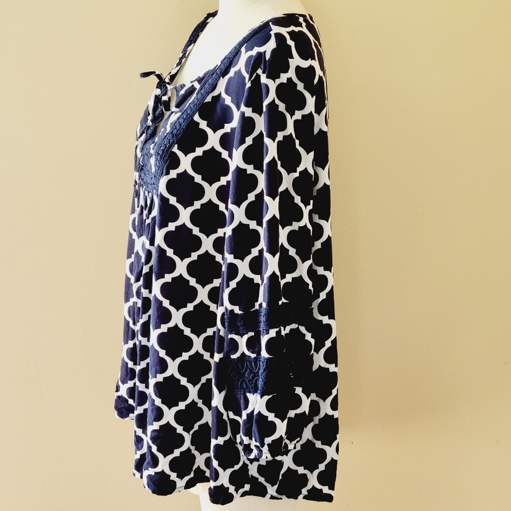Crown & Ivy navy geo peasant blouse size xxl - Picture 5 of 9